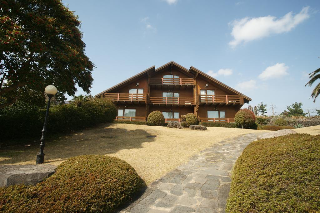 Вилла Sunny Day Jeju Согвипхо Экстерьер фото