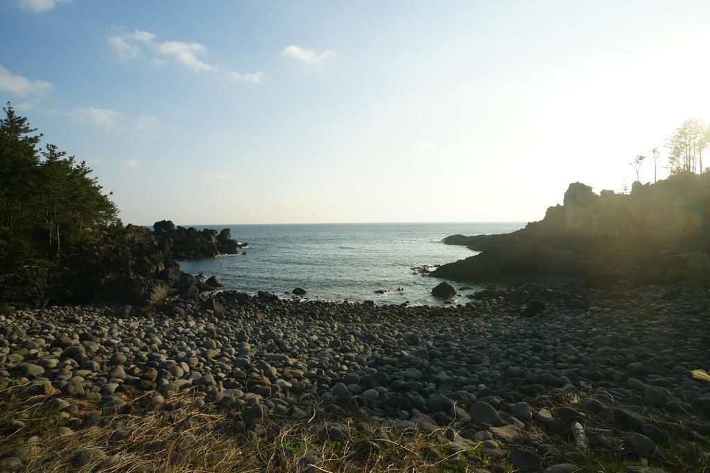 Вилла Sunny Day Jeju Согвипхо Экстерьер фото
