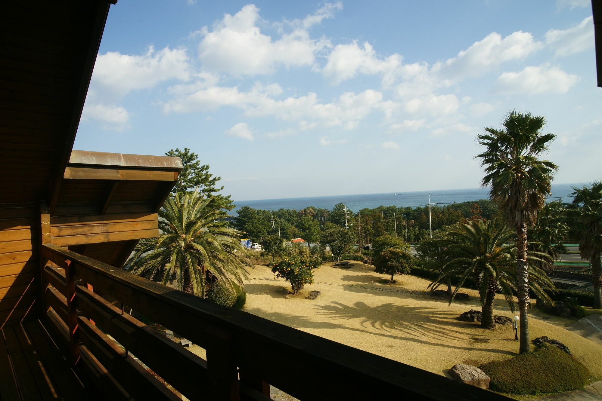 Вилла Sunny Day Jeju Согвипхо Экстерьер фото