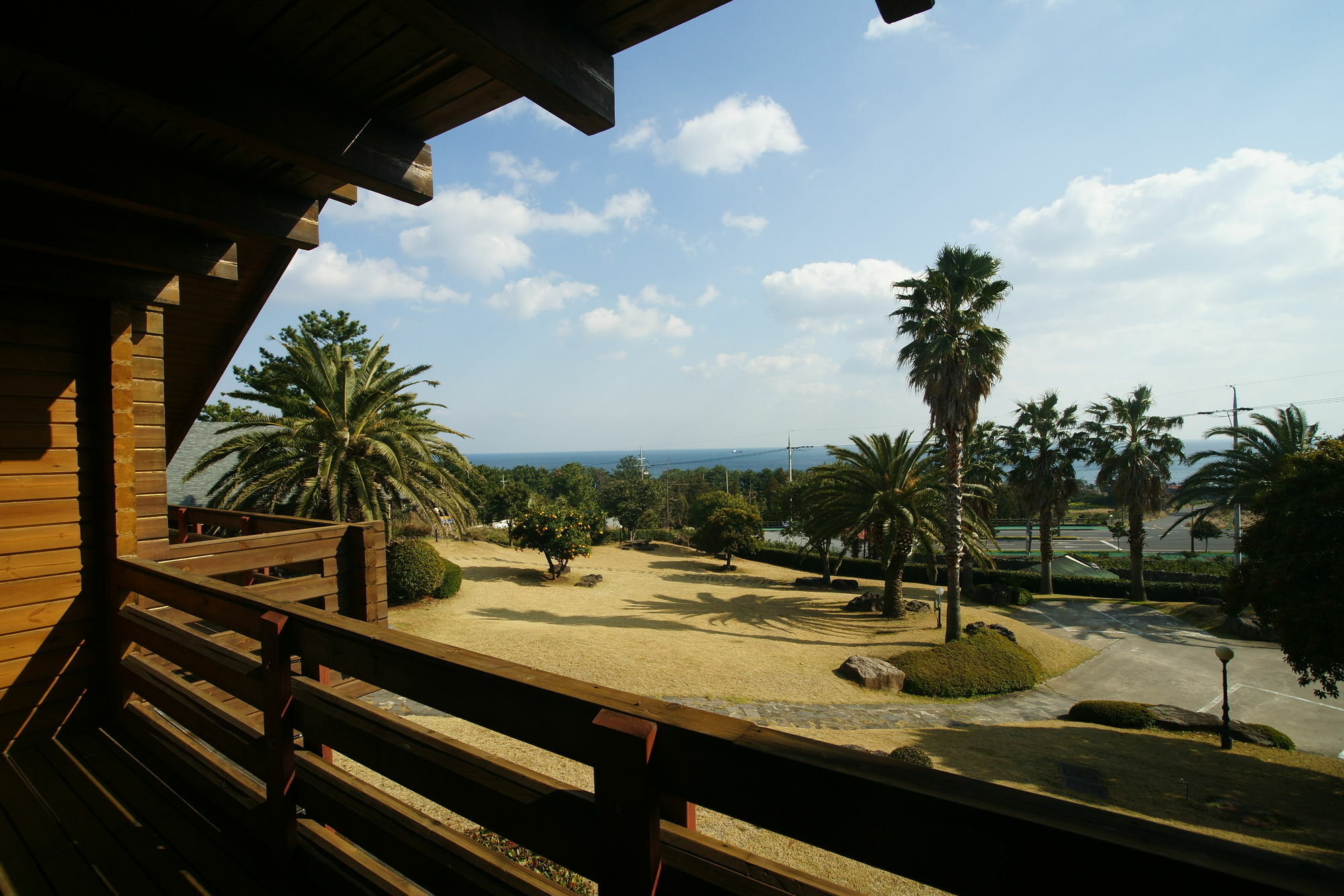 Вилла Sunny Day Jeju Согвипхо Экстерьер фото